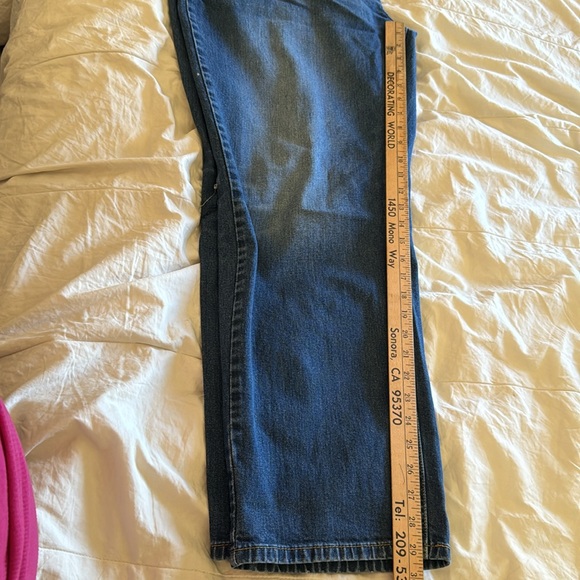 Levi’s Men’s 541 Size W:46” L:29” Inseam. Athletic Fit Jeans - Picture 5 of 6